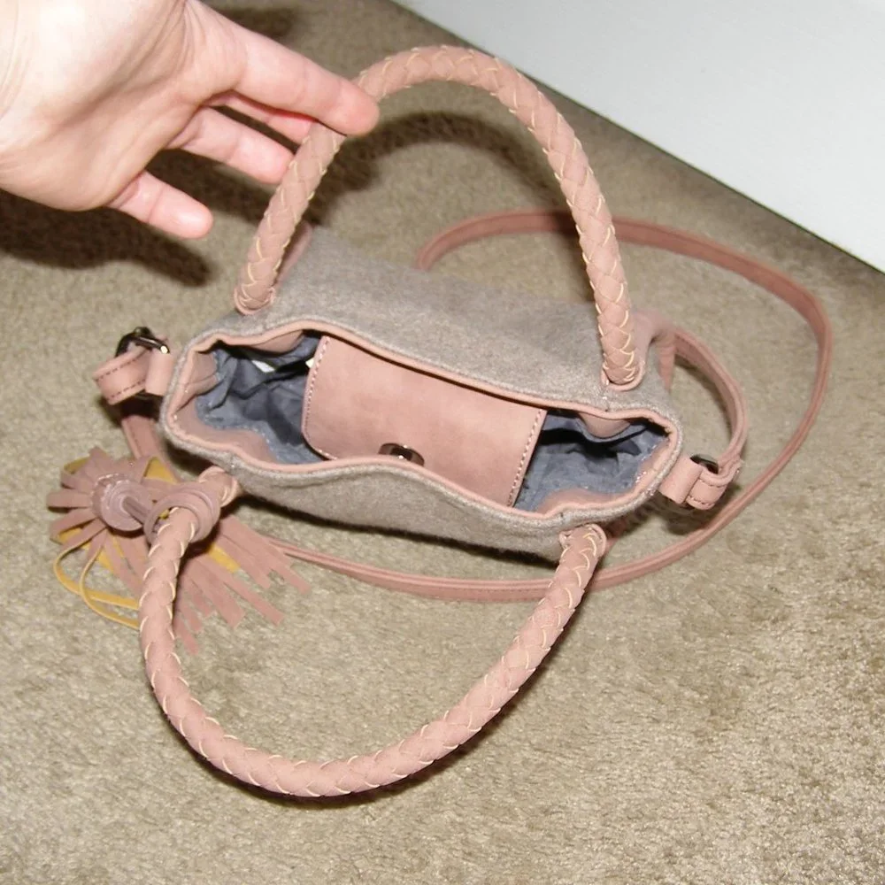 NEW Cute DANIELLE NICOLE Crossbody Bag w/Tassel - Picture 7 of 13